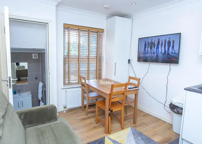 Evergreen Apartments-Flat 4, London